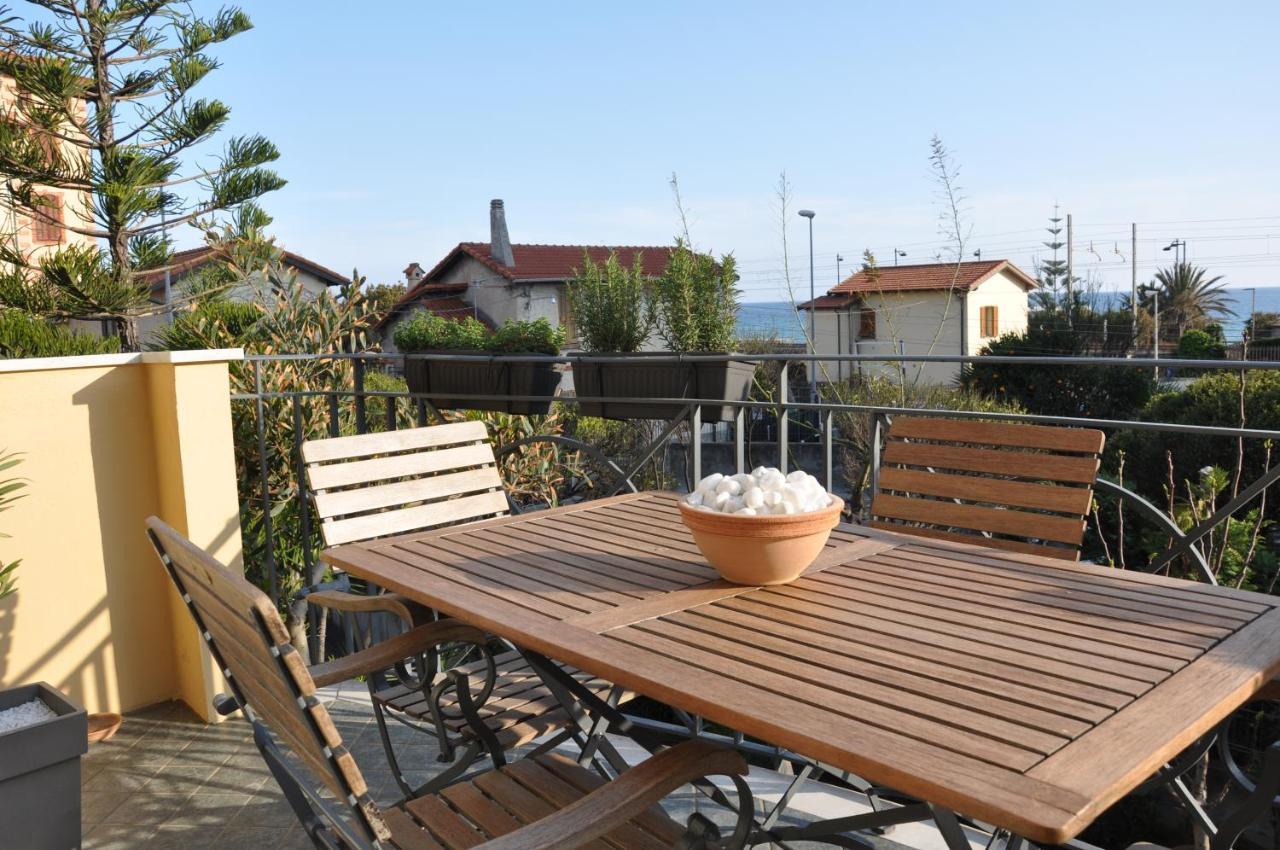 Appartamento Villa Rita A 100 M Dal Mare! 瓦莱克罗夏 外观 照片