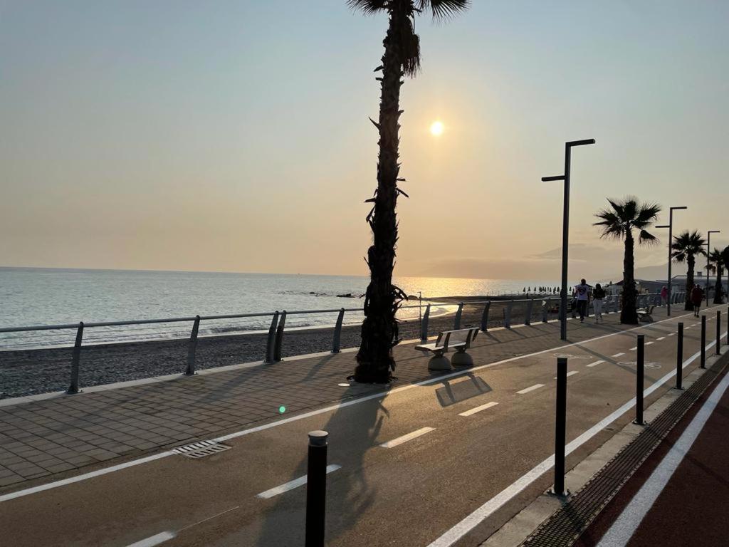 Appartamento Villa Rita A 100 M Dal Mare! 瓦莱克罗夏 外观 照片