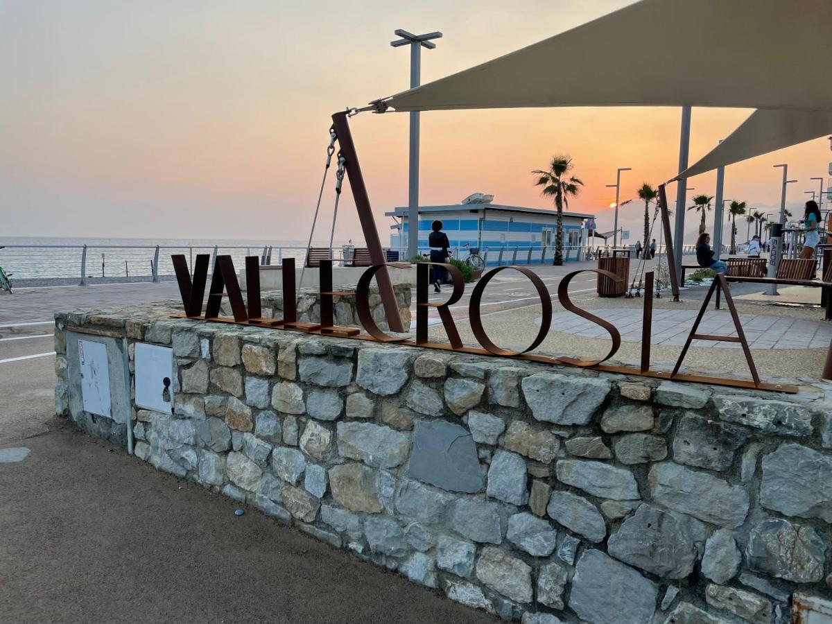 Appartamento Villa Rita A 100 M Dal Mare! 瓦莱克罗夏 外观 照片