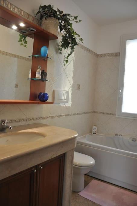 Appartamento Villa Rita A 100 M Dal Mare! 瓦莱克罗夏 外观 照片