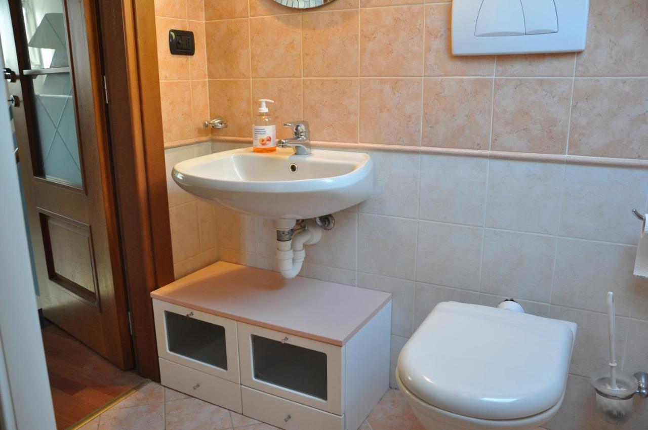 Appartamento Villa Rita A 100 M Dal Mare! 瓦莱克罗夏 外观 照片